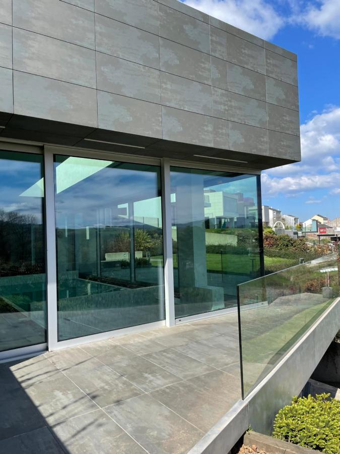 Tres Prismas Exclusive Villa Sarria Dış mekan fotoğraf