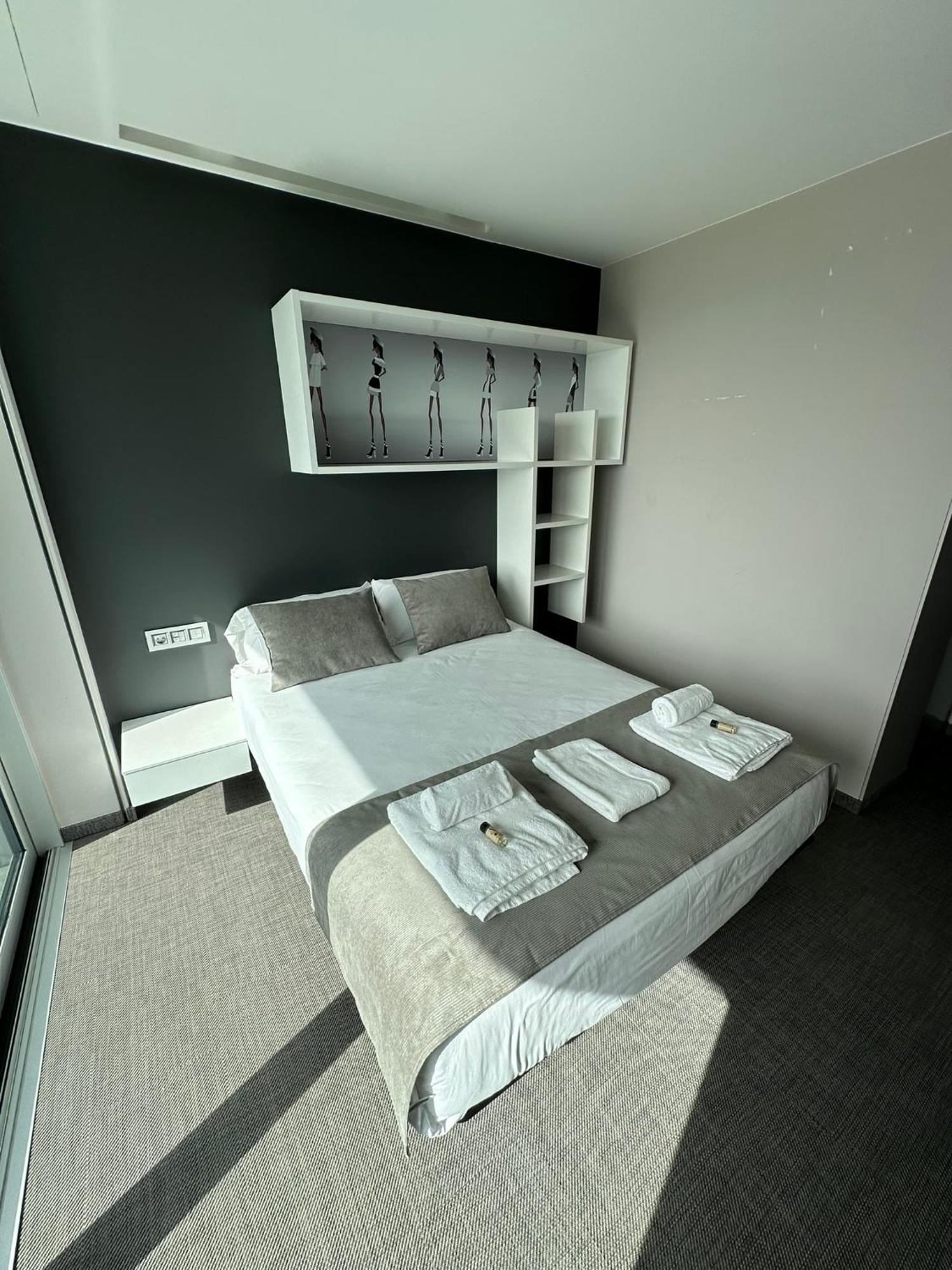 Tres Prismas Exclusive Villa Sarria Dış mekan fotoğraf